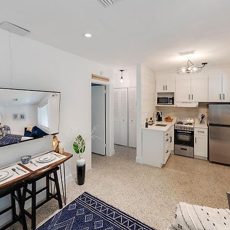 וסט פאלם ביץ' Beautiful 1 Bedroom Steps To The Beach! מראה חיצוני תמונה