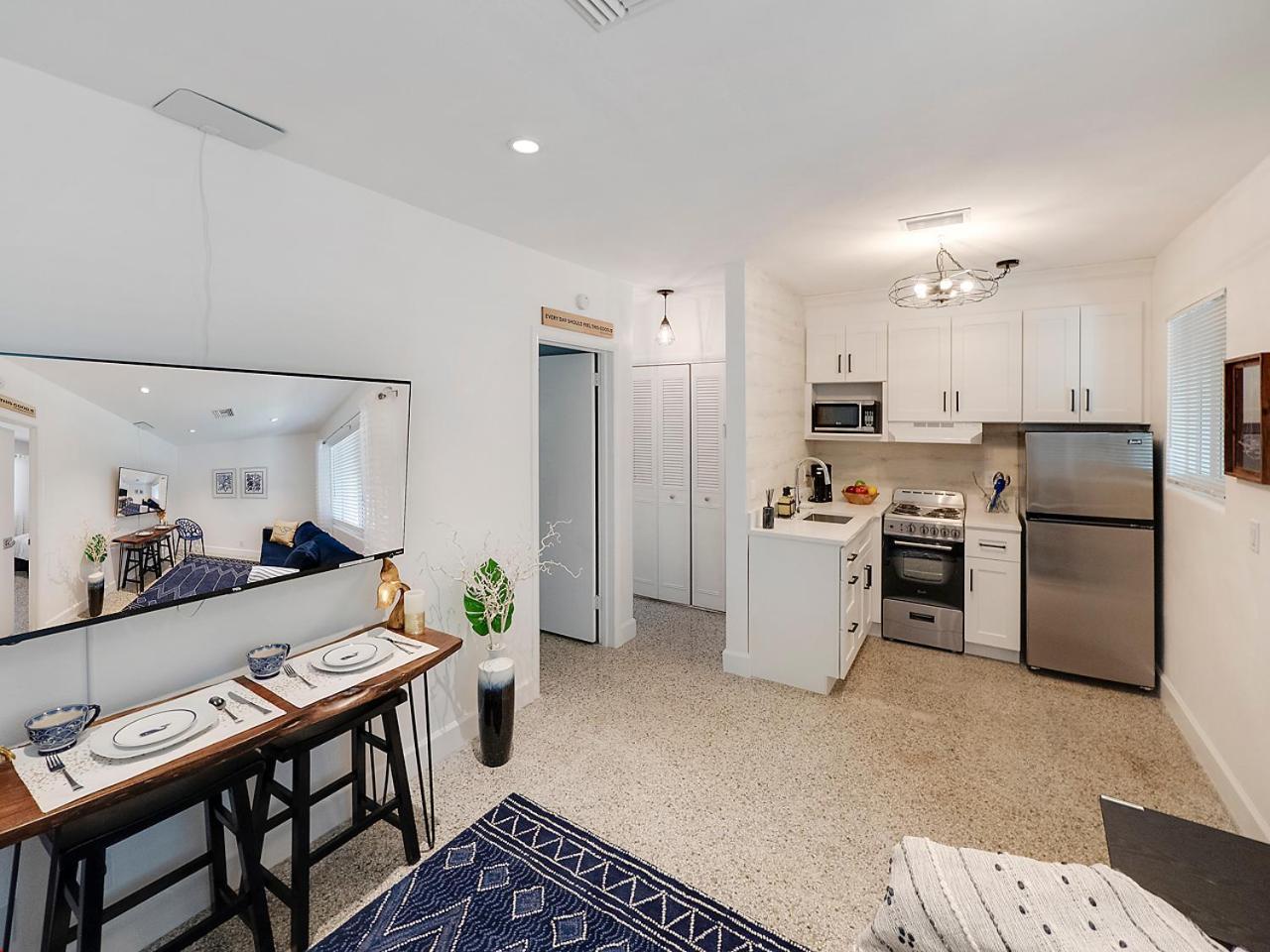 וסט פאלם ביץ' Beautiful 1 Bedroom Steps To The Beach! מראה חיצוני תמונה