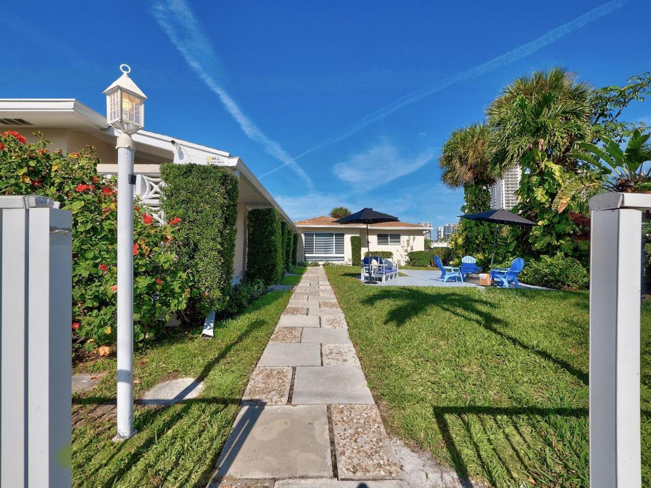 וסט פאלם ביץ' Beautiful 1 Bedroom Steps To The Beach! מראה חיצוני תמונה